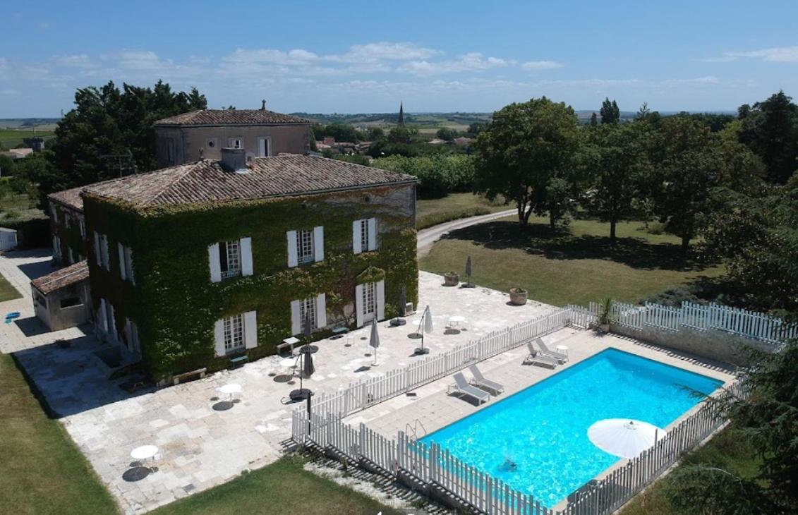 Clos De Bellevue Mortagne-sur-Gironde Exterior photo